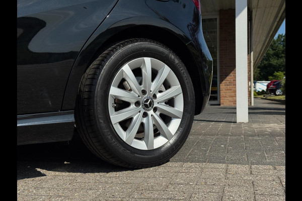 Mercedes-Benz A-Klasse 180 Business Solution | Groot Navi, Camera, Stoelverw., Cruise | Dealeronderhouden | 1e Eigenaar | NAP |