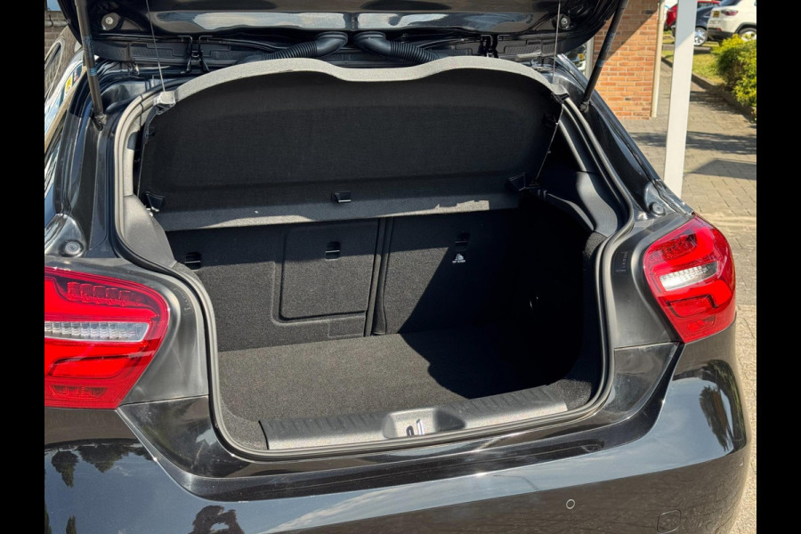 Mercedes-Benz A-Klasse 180 Business Solution | Groot Navi, Camera, Stoelverw., Cruise | Dealeronderhouden | 1e Eigenaar | NAP |