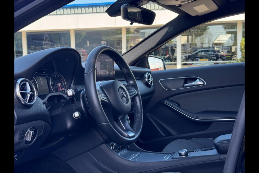 Mercedes-Benz A-Klasse 180 Business Solution | Groot Navi, Camera, Stoelverw., Cruise | Dealeronderhouden | 1e Eigenaar | NAP |