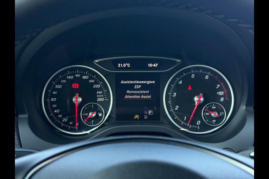 Mercedes-Benz A-Klasse 180 Business Solution | Groot Navi, Camera, Stoelverw., Cruise | Dealeronderhouden | 1e Eigenaar | NAP |