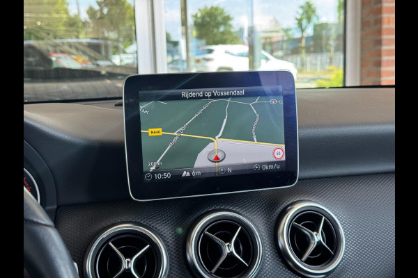 Mercedes-Benz A-Klasse 180 Business Solution | Groot Navi, Camera, Stoelverw., Cruise | Dealeronderhouden | 1e Eigenaar | NAP |
