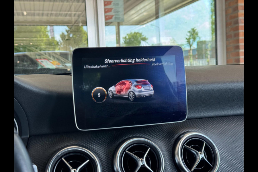 Mercedes-Benz A-Klasse 180 Business Solution | Groot Navi, Camera, Stoelverw., Cruise | Dealeronderhouden | 1e Eigenaar | NAP |