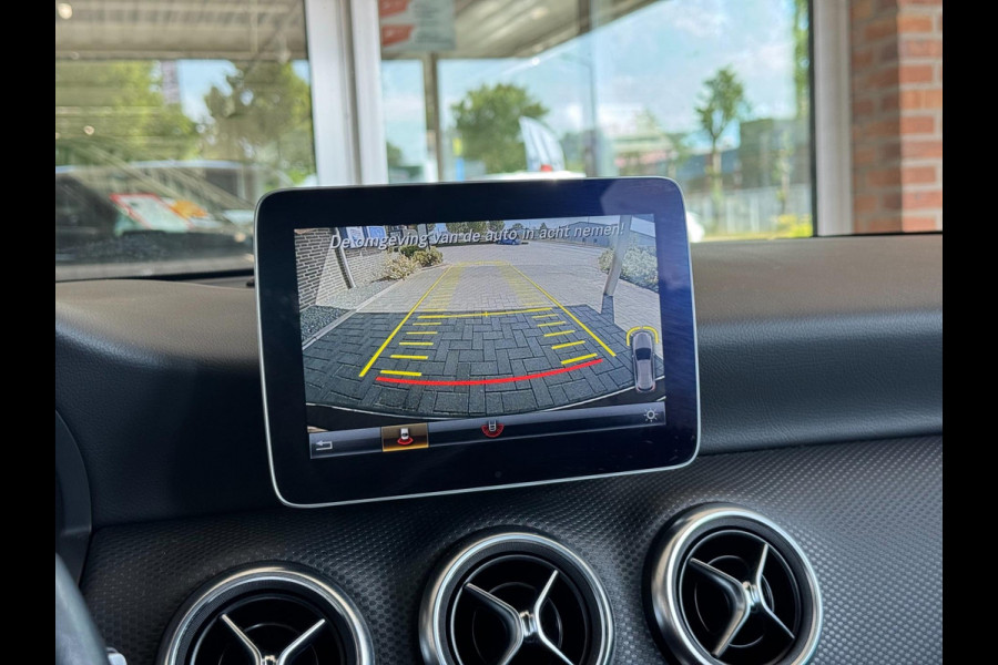 Mercedes-Benz A-Klasse 180 Business Solution | Groot Navi, Camera, Stoelverw., Cruise | Dealeronderhouden | 1e Eigenaar | NAP |