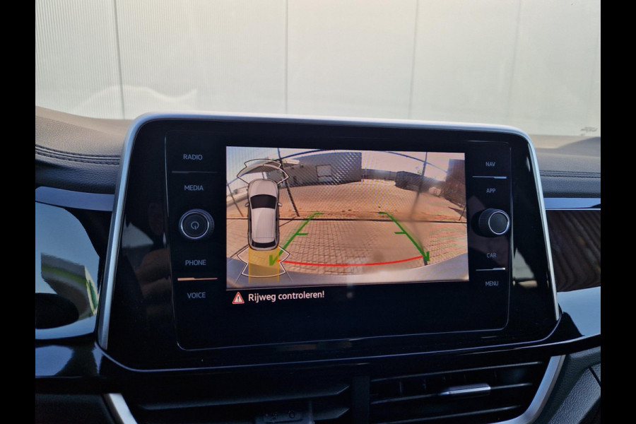 Volkswagen T-Roc 1.5 TSI R-Line /ACC /IQ Light /Camera /App Connect