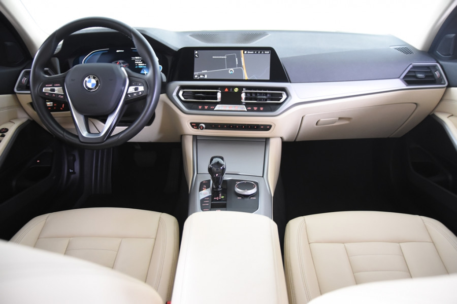 BMW 3-serie 330e Business Edition Plus *1ste Eigenaar*Navigatie*Park assist*