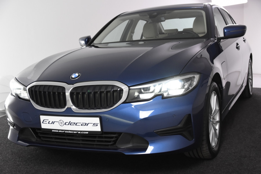 BMW 3-serie 330e Business Edition Plus *1ste Eigenaar*Navigatie*Park assist*