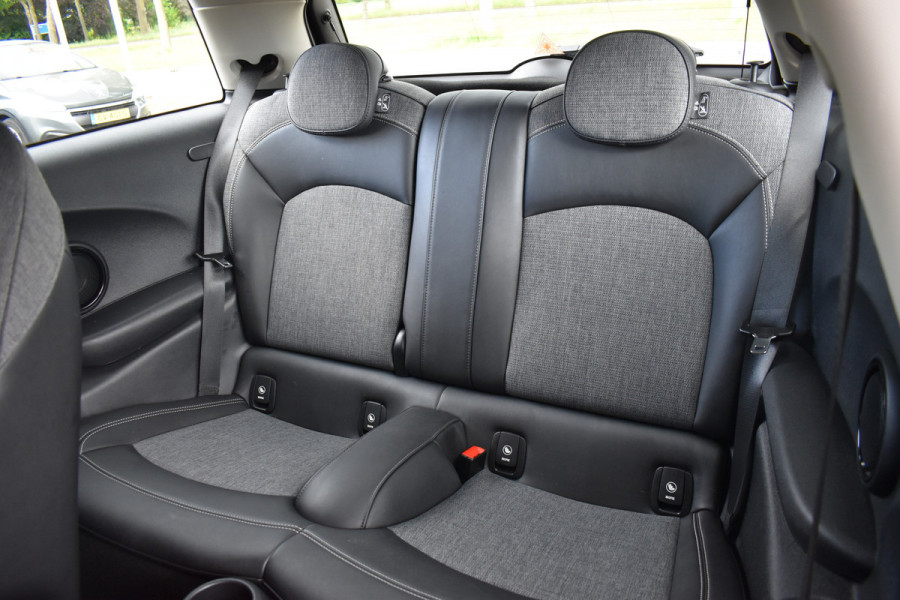 MINI Mini 1.5 Cooper Chili Business / Cruise Control / Keyless start / Sportstoelen /  LED /