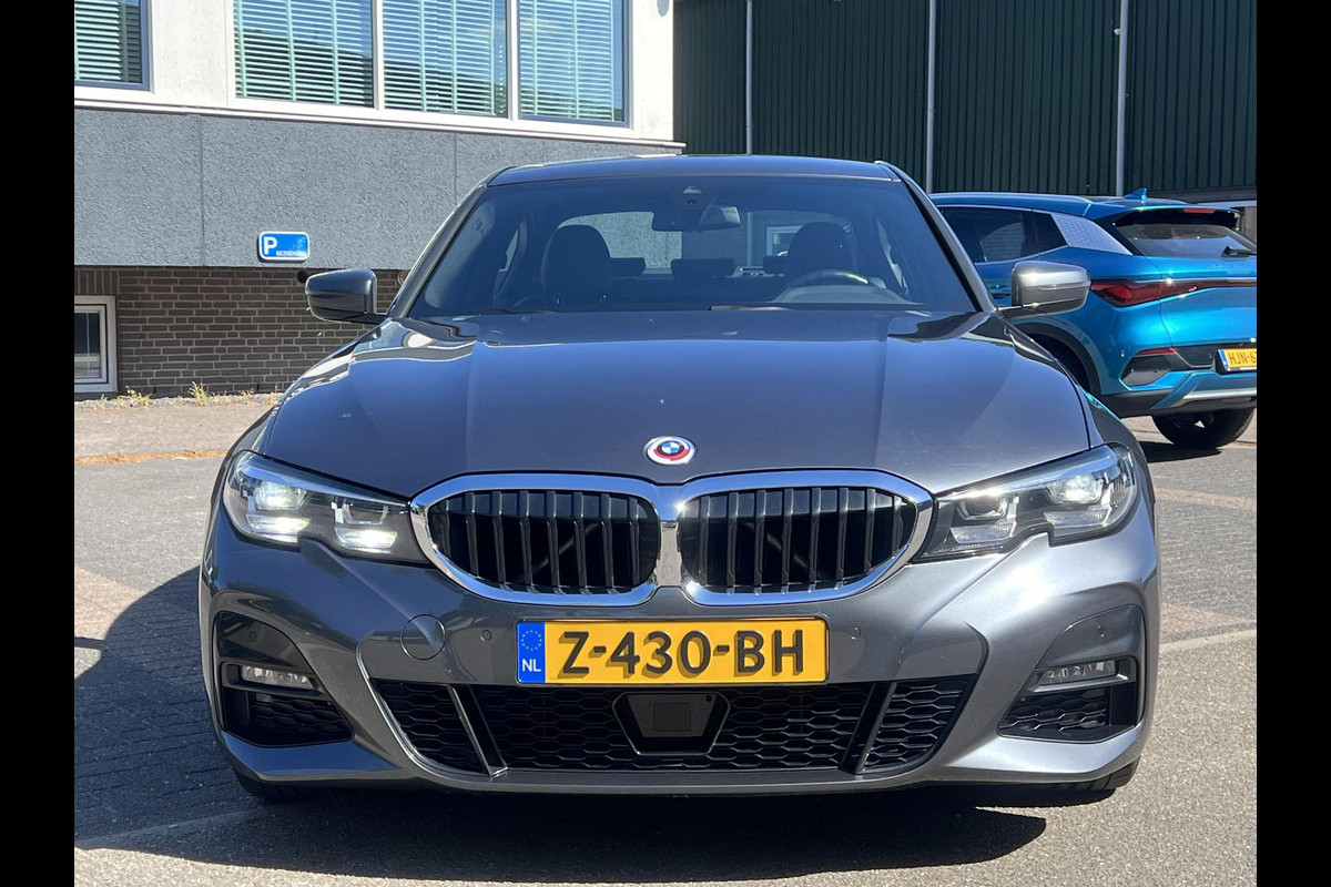 BMW 3-serie 330e High Executive CAMERA | ADAP. CRUISE | RIJKLAAR INCL. 12 MND. BOVAGGARANTIE BMW 3-serie 330e High Executive CAMERA | ADAP. CRUISE | RIJKLAAR INCL. 12 MND. BOVAGGARANTIE