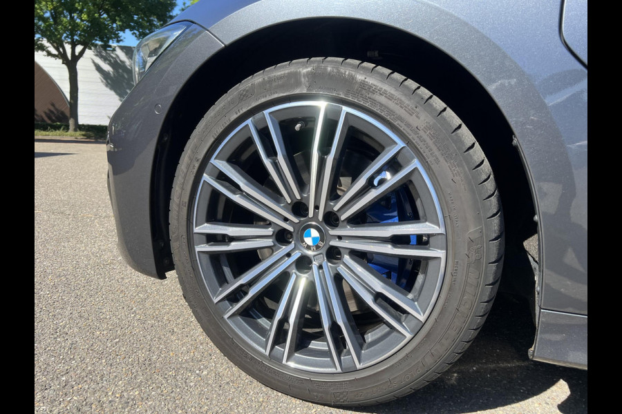 BMW 3-serie 330e High Executive CAMERA | ADAP. CRUISE | RIJKLAAR INCL. 12 MND. BOVAGGARANTIE