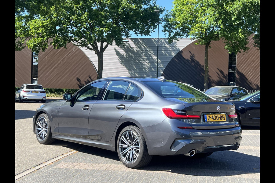 BMW 3-serie 330e High Executive CAMERA | ADAP. CRUISE | RIJKLAAR INCL. 12 MND. BOVAGGARANTIE