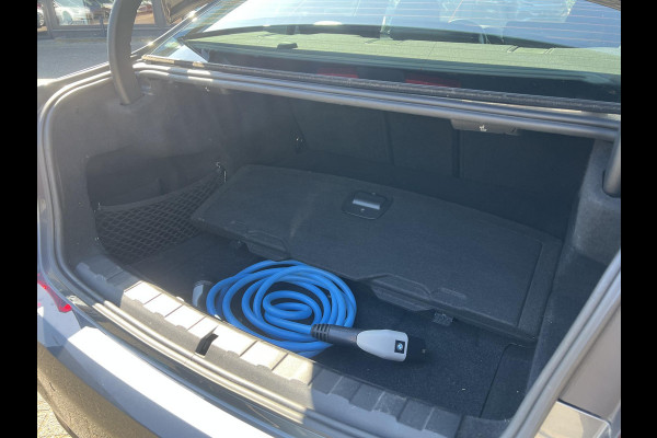 BMW 3-serie 330e High Executive CAMERA | ADAP. CRUISE | RIJKLAAR INCL. 12 MND. BOVAGGARANTIE