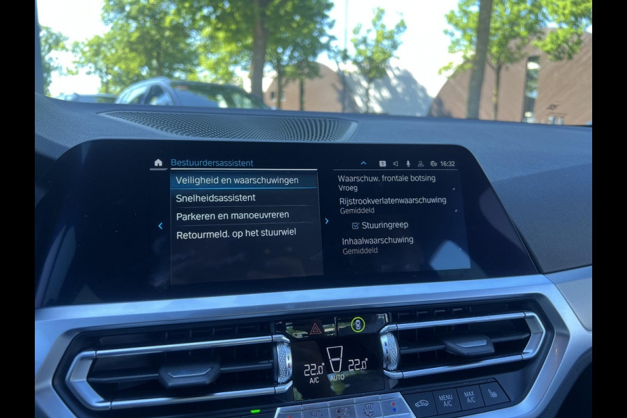 BMW 3-serie 330e High Executive CAMERA | ADAP. CRUISE | RIJKLAAR INCL. 12 MND. BOVAGGARANTIE