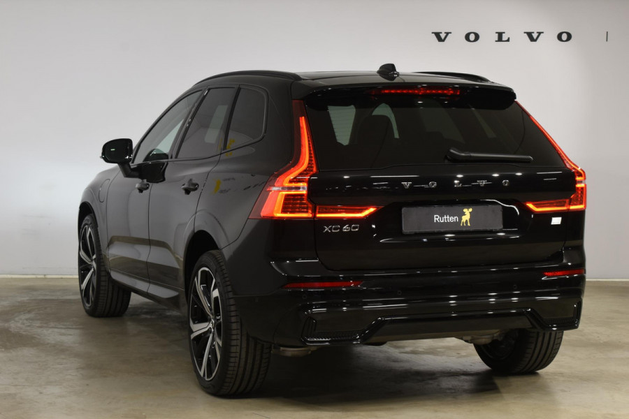 Volvo XC60 T6 350PK Automaat Plug-in hybrid AWD Plus Dark / Panoramadak / 360 camera / Luchtvering / Harman Kardon / 21'' velgen / Trekhaak