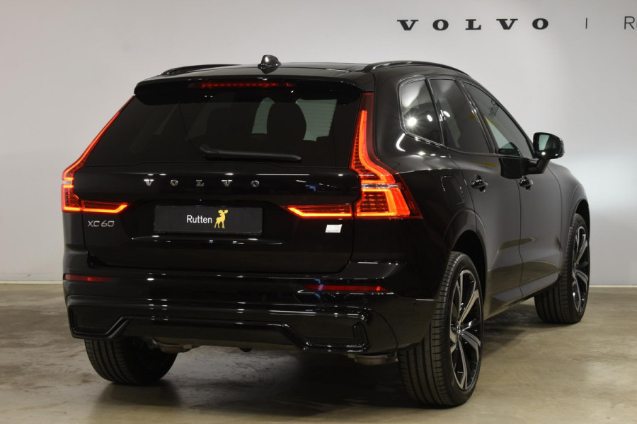 Volvo XC60 T6 350PK Automaat Plug-in hybrid AWD Plus Dark / Panoramadak / 360 camera / Luchtvering / Harman Kardon / 21'' velgen / Trekhaak