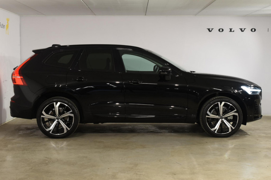 Volvo XC60 T6 350PK Automaat Plug-in hybrid AWD Plus Dark / Panoramadak / 360 camera / Luchtvering / Harman Kardon / 21'' velgen / Trekhaak