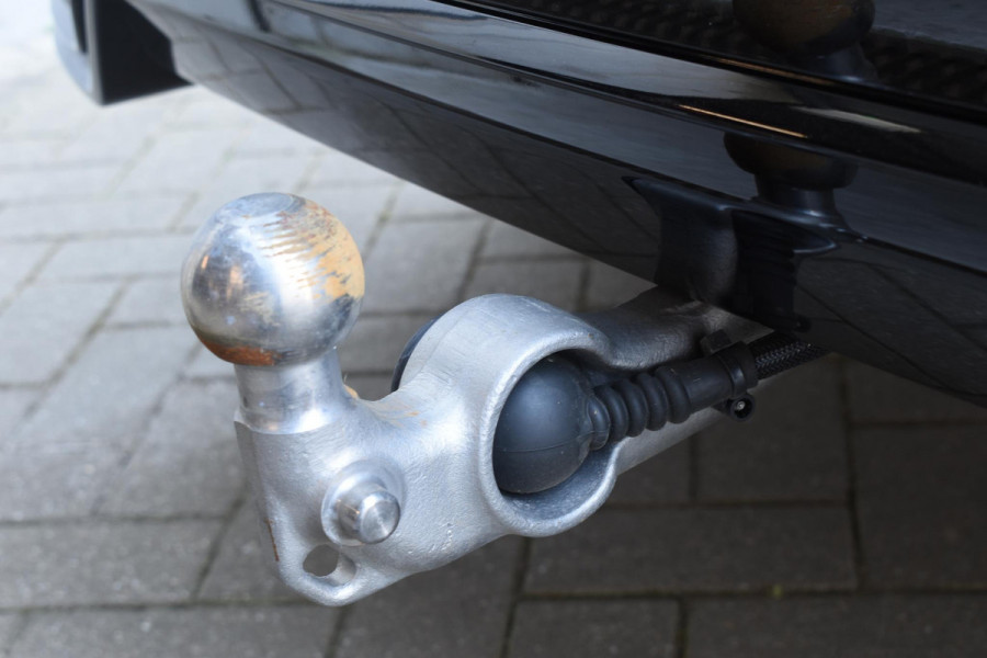 Volvo XC60 T6 350PK Automaat Plug-in hybrid AWD Plus Dark / Panoramadak / 360 camera / Luchtvering / Harman Kardon / 21'' velgen / Trekhaak