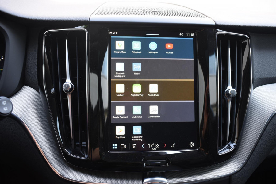 Volvo XC60 T6 350PK Automaat Plug-in hybrid AWD Plus Dark / Panoramadak / 360 camera / Luchtvering / Harman Kardon / 21'' velgen / Trekhaak