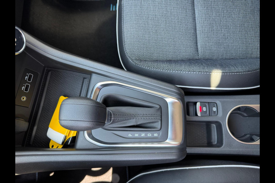 Renault Captur 1.6 E-Tech full hybrid 145 techno Trekhaak / Navi / P-sensoren & camera / Clima / LM velgen