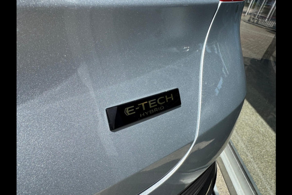 Renault Captur 1.6 E-Tech full hybrid 145 techno Trekhaak / Navi / P-sensoren & camera / Clima / LM velgen
