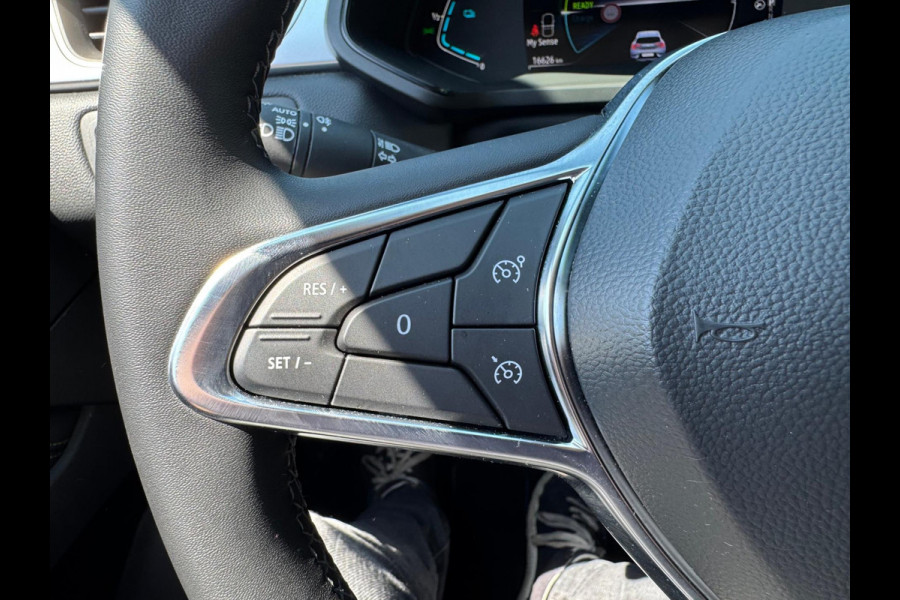 Renault Captur 1.6 E-Tech full hybrid 145 techno Trekhaak / Navi / P-sensoren & camera / Clima / LM velgen