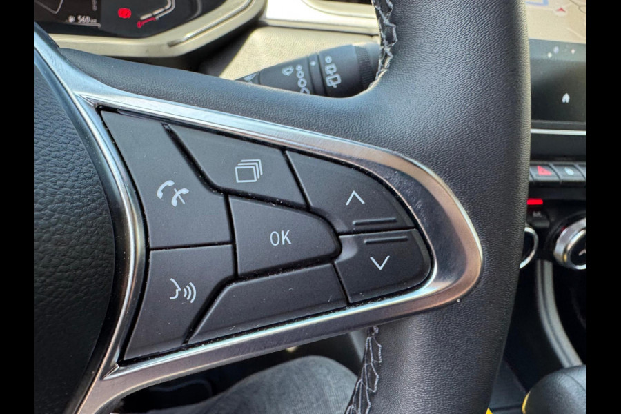 Renault Captur 1.6 E-Tech full hybrid 145 techno Trekhaak / Navi / P-sensoren & camera / Clima / LM velgen
