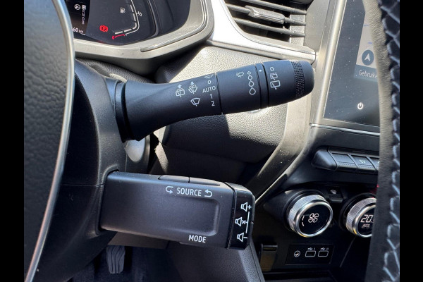 Renault Captur 1.6 E-Tech full hybrid 145 techno Trekhaak / Navi / P-sensoren & camera / Clima / LM velgen
