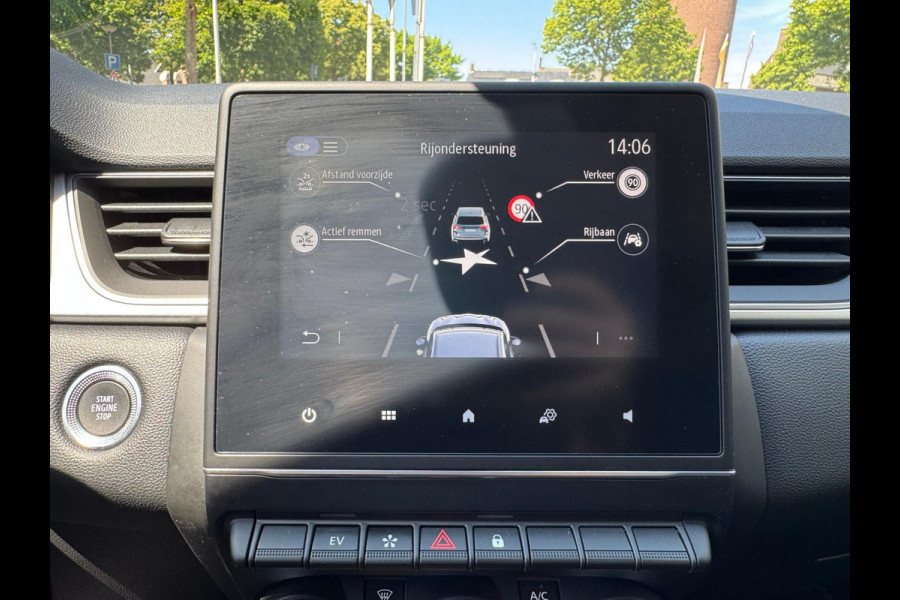 Renault Captur 1.6 E-Tech full hybrid 145 techno Trekhaak / Navi / P-sensoren & camera / Clima / LM velgen