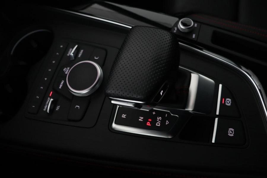 Audi A4 1.4 TFSI Sport S Line Black Edition | Leder | Trekhaak | Stoelverwarming | Full LED | Navigatie | Climate control | Parkeerhulp | Cruise control