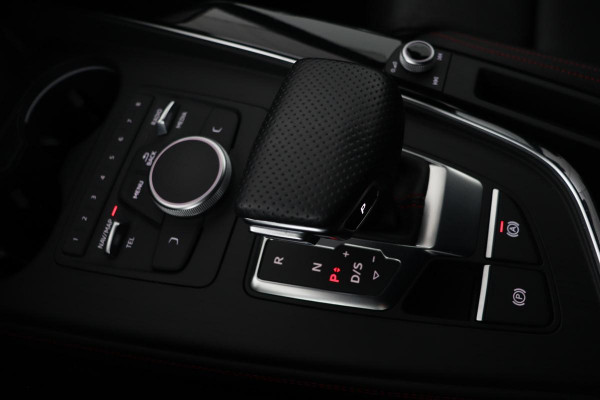 Audi A4 1.4 TFSI Sport S Line Black Edition | Leder | Trekhaak | Stoelverwarming | Full LED | Navigatie | Climate control | Parkeerhulp | Cruise control