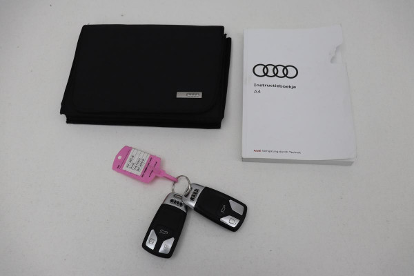 Audi A4 1.4 TFSI Sport S Line Black Edition | Leder | Trekhaak | Stoelverwarming | Full LED | Navigatie | Climate control | Parkeerhulp | Cruise control