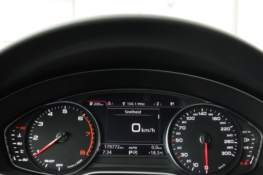 Audi A4 1.4 TFSI Sport S Line Black Edition | Leder | Trekhaak | Stoelverwarming | Full LED | Navigatie | Climate control | Parkeerhulp | Cruise control