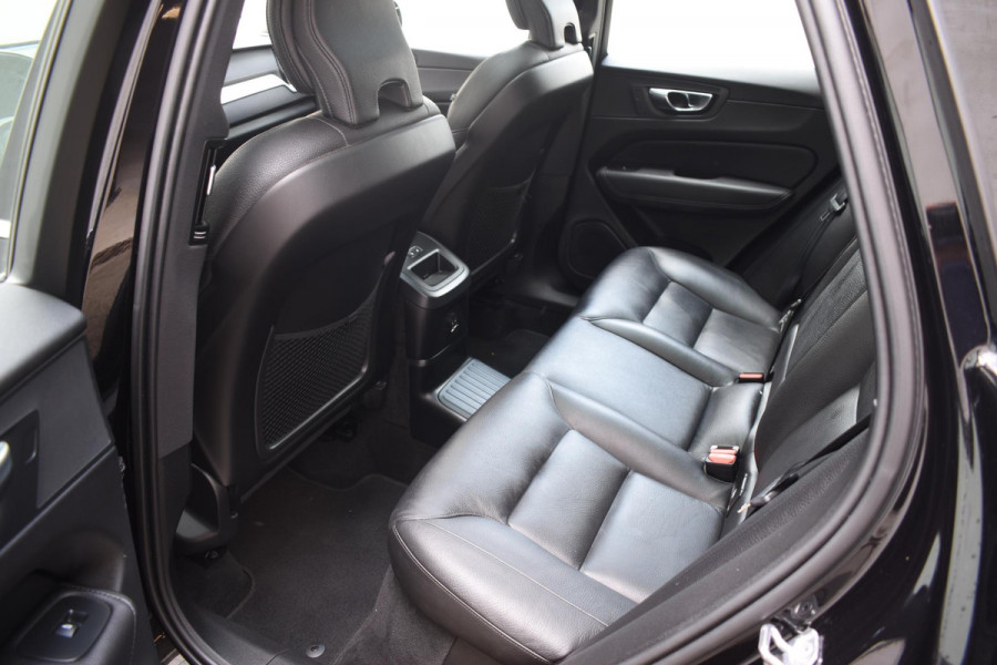 Volvo XC60 T6 340PK Automaat Plug-in hybrid AWD Inscription / Panoramadak / Harman Kardon / Intellisafe / Blis / Climate pack