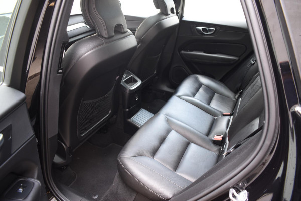 Volvo XC60 T6 340PK Automaat Plug-in hybrid AWD Inscription / Panoramadak / Harman Kardon / Intellisafe / Blis / Climate pack