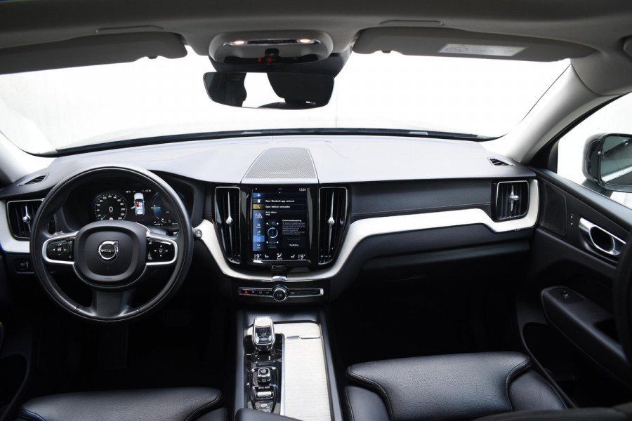 Volvo XC60 T6 340PK Automaat Plug-in hybrid AWD Inscription / Panoramadak / Harman Kardon / Intellisafe / Blis / Climate pack