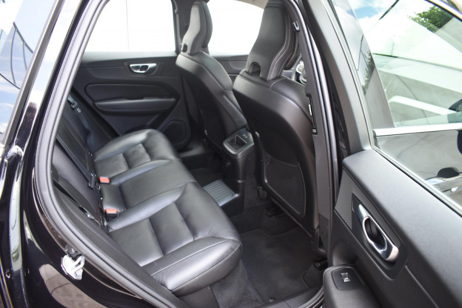 Volvo XC60 T6 340PK Automaat Plug-in hybrid AWD Inscription / Panoramadak / Harman Kardon / Intellisafe / Blis / Climate pack