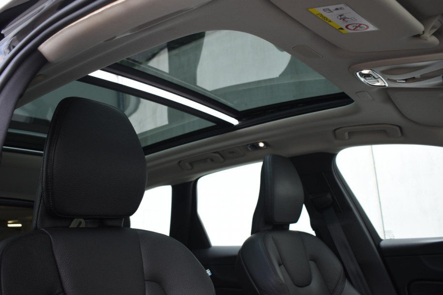 Volvo XC60 T6 340PK Automaat Plug-in hybrid AWD Inscription / Panoramadak / Harman Kardon / Intellisafe / Blis / Climate pack