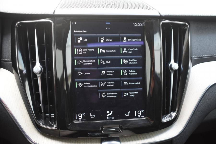Volvo XC60 T6 340PK Automaat Plug-in hybrid AWD Inscription / Panoramadak / Harman Kardon / Intellisafe / Blis / Climate pack