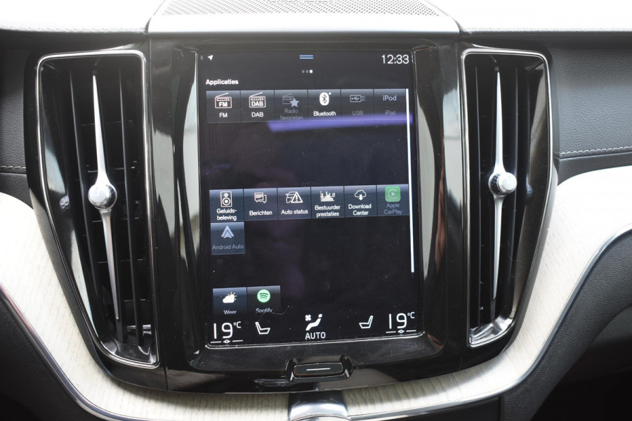 Volvo XC60 T6 340PK Automaat Plug-in hybrid AWD Inscription / Panoramadak / Harman Kardon / Intellisafe / Blis / Climate pack