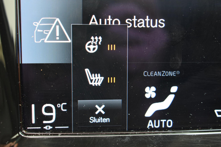 Volvo XC60 T6 340PK Automaat Plug-in hybrid AWD Inscription / Panoramadak / Harman Kardon / Intellisafe / Blis / Climate pack