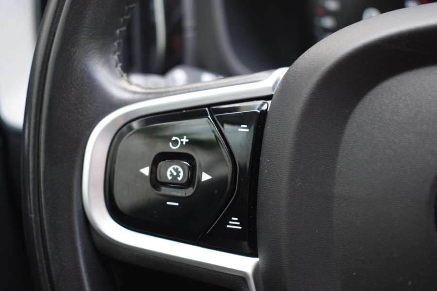 Volvo XC60 T6 340PK Automaat Plug-in hybrid AWD Inscription / Panoramadak / Harman Kardon / Intellisafe / Blis / Climate pack