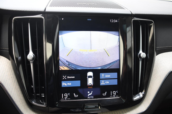 Volvo XC60 T6 340PK Automaat Plug-in hybrid AWD Inscription / Panoramadak / Harman Kardon / Intellisafe / Blis / Climate pack