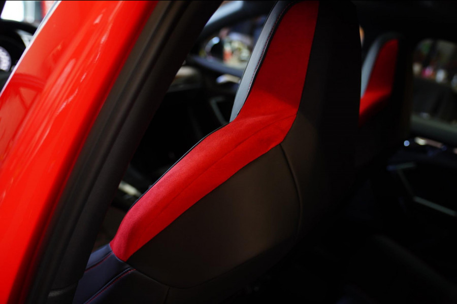 Audi RS Q3 Sportback TFSI RS | Panorama | RS-Zetels | 360 camera | Bang&Olufsen | Adaptieve Cruise | Lane Assist | Applecarplay |