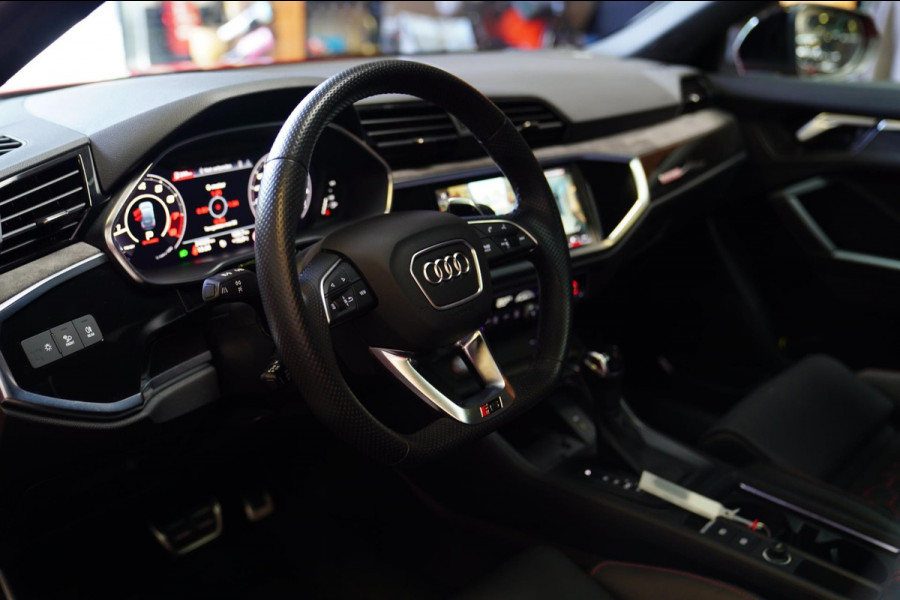 Audi RS Q3 Sportback TFSI RS | Panorama | RS-Zetels | 360 camera | Bang&Olufsen | Adaptieve Cruise | Lane Assist | Applecarplay |