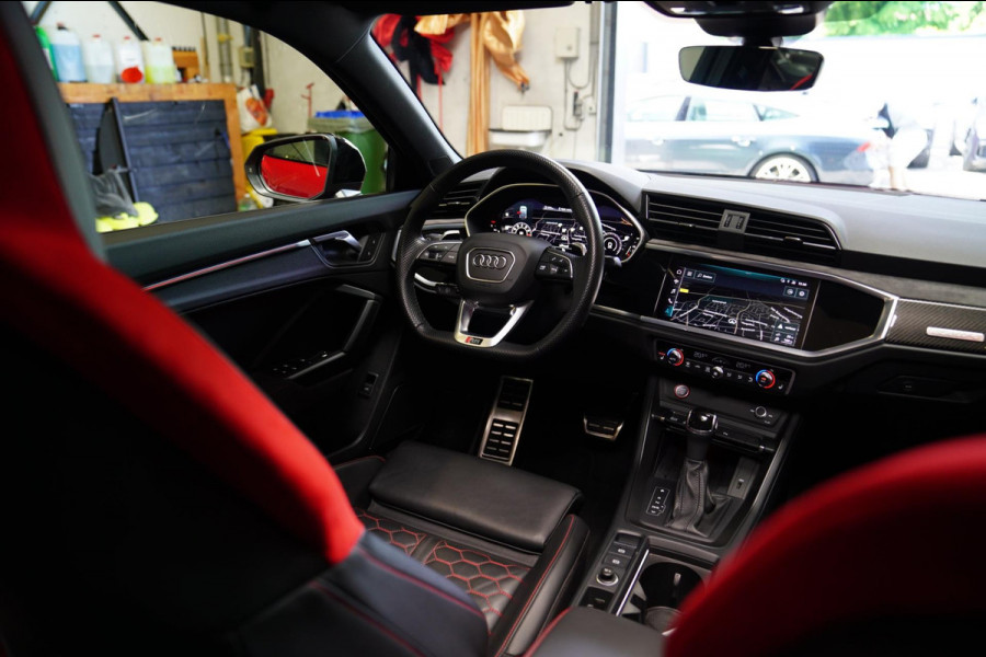 Audi RS Q3 Sportback TFSI RS | Panorama | RS-Zetels | 360 camera | Bang&Olufsen | Adaptieve Cruise | Lane Assist | Applecarplay |