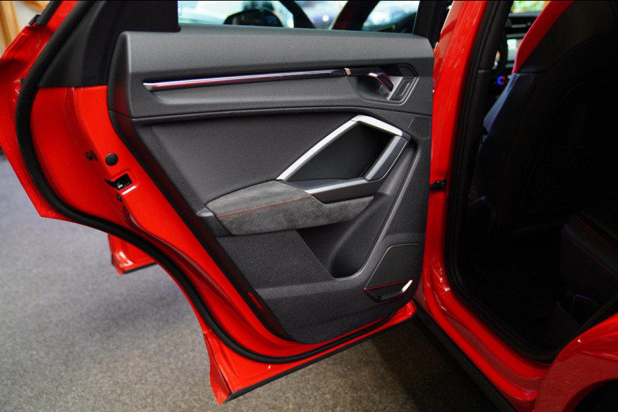 Audi RS Q3 Sportback TFSI RS | Panorama | RS-Zetels | 360 camera | Bang&Olufsen | Adaptieve Cruise | Lane Assist | Applecarplay |