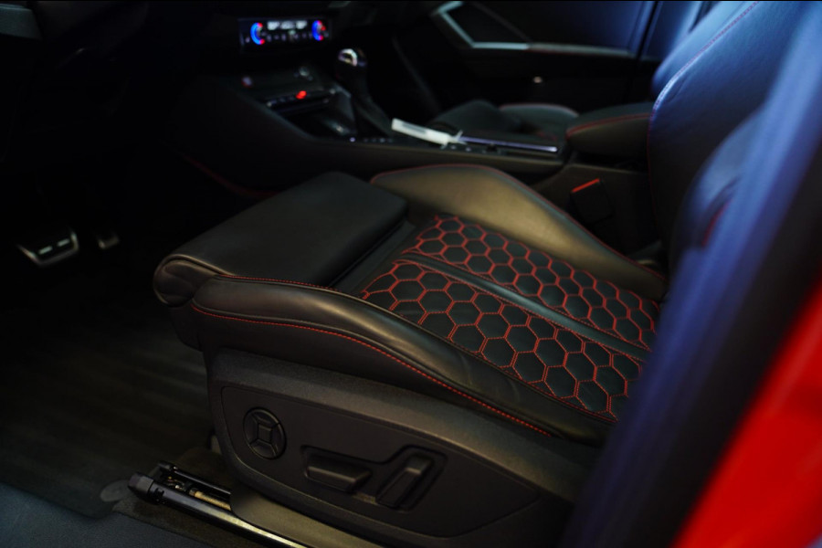 Audi RS Q3 Sportback TFSI RS | Panorama | RS-Zetels | 360 camera | Bang&Olufsen | Adaptieve Cruise | Lane Assist | Applecarplay |