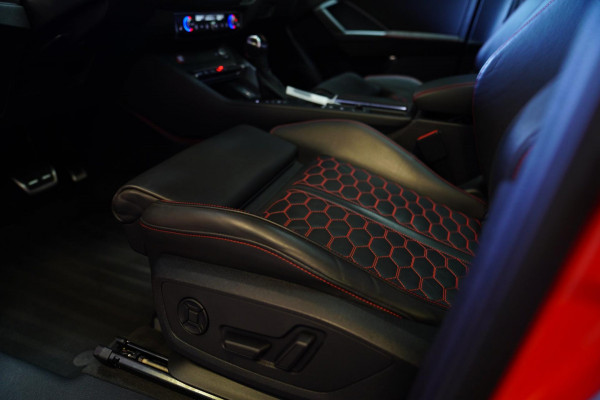 Audi RS Q3 Sportback TFSI RS | Panorama | RS-Zetels | 360 camera | Bang&Olufsen | Adaptieve Cruise | Lane Assist | Applecarplay |