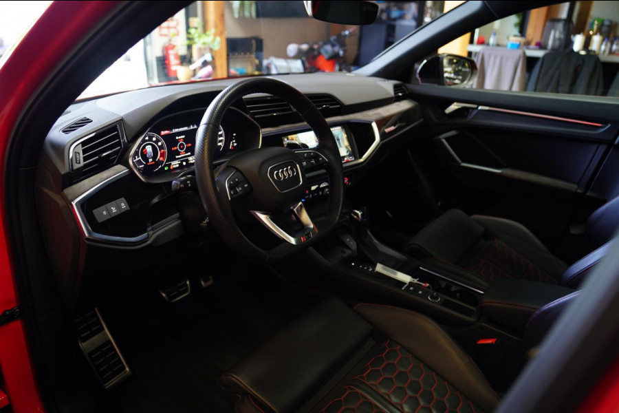 Audi RS Q3 Sportback TFSI RS | Panorama | RS-Zetels | 360 camera | Bang&Olufsen | Adaptieve Cruise | Lane Assist | Applecarplay |