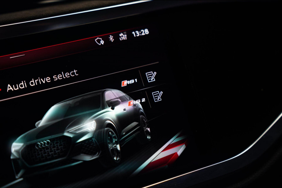 Audi RS Q3 Sportback TFSI RS | Panorama | RS-Zetels | 360 camera | Bang&Olufsen | Adaptieve Cruise | Lane Assist | Applecarplay |