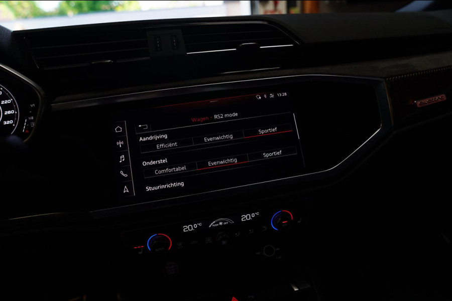 Audi RS Q3 Sportback TFSI RS | Panorama | RS-Zetels | 360 camera | Bang&Olufsen | Adaptieve Cruise | Lane Assist | Applecarplay |